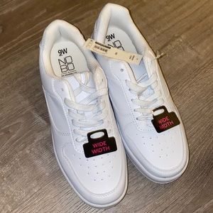 NWT MENS white shoes